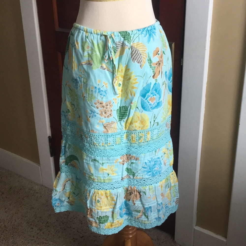 Light blue/floral print Banana Republic skirt